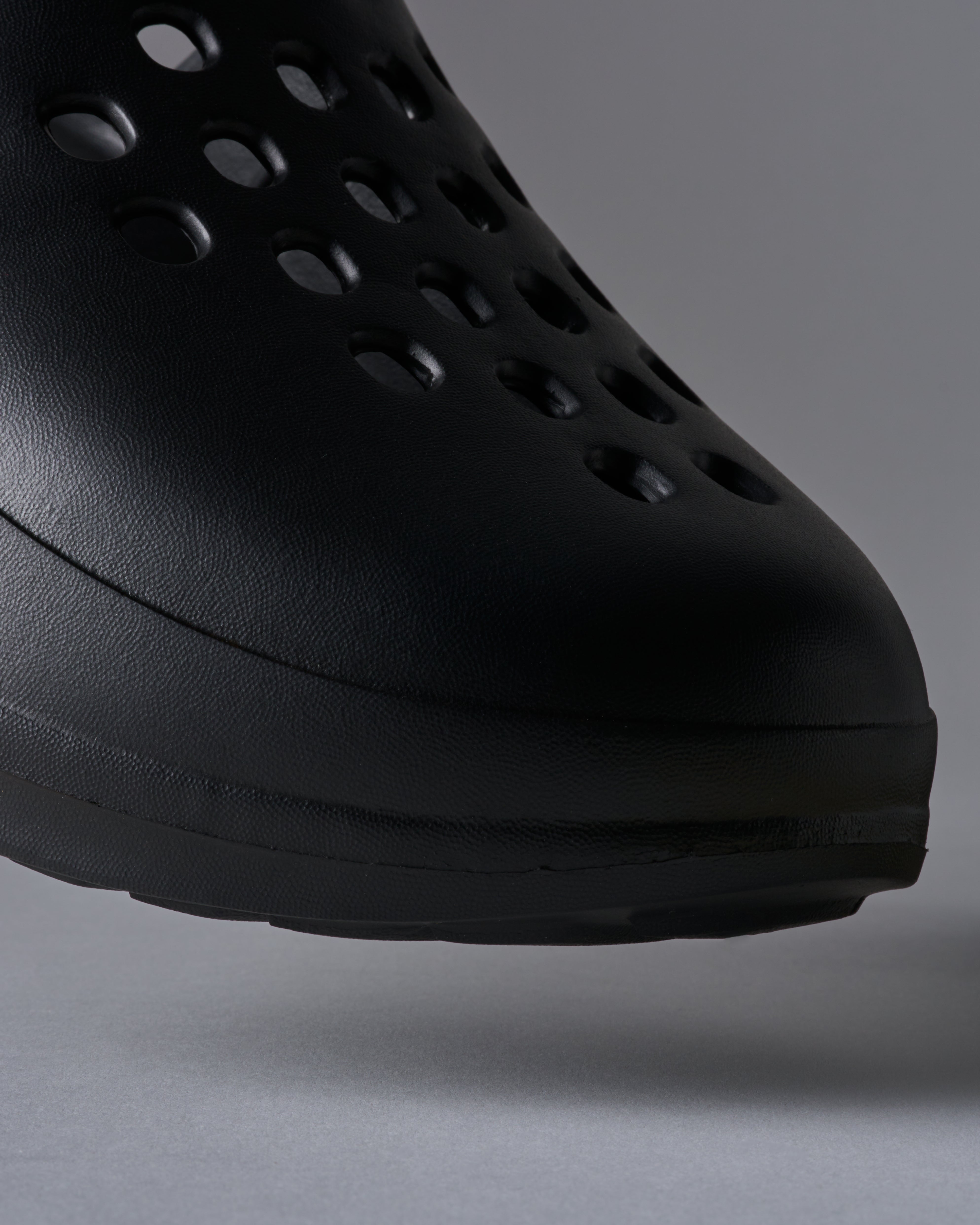 Get the Zero-Drop Athletic Footwear and Streetwear at 1HUND